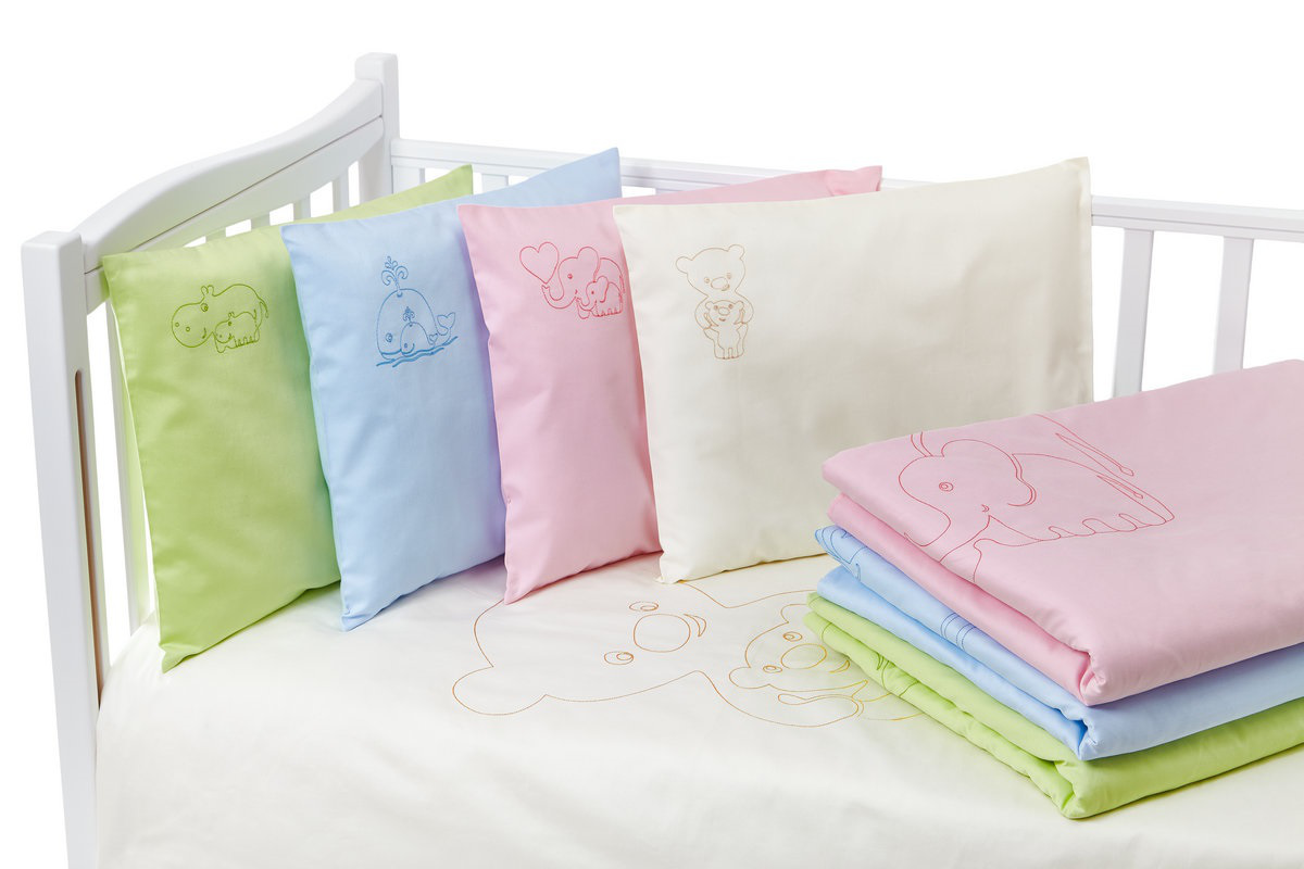 Baby satin bed linen collection with embroidery